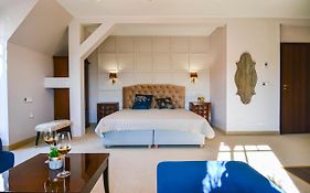 Willa Kashmir